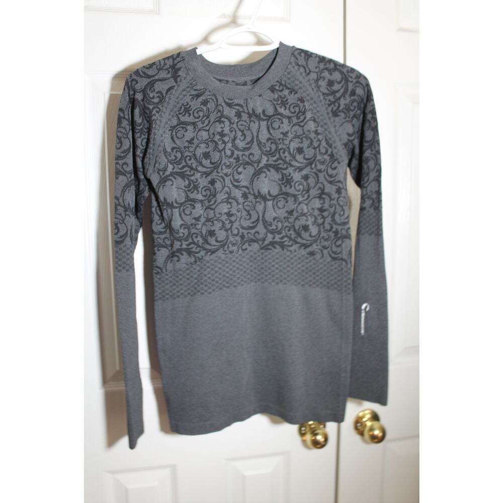 Climawear Women's Gray Scroll Print Base Layer Top - Small - Beautiful & Stylish